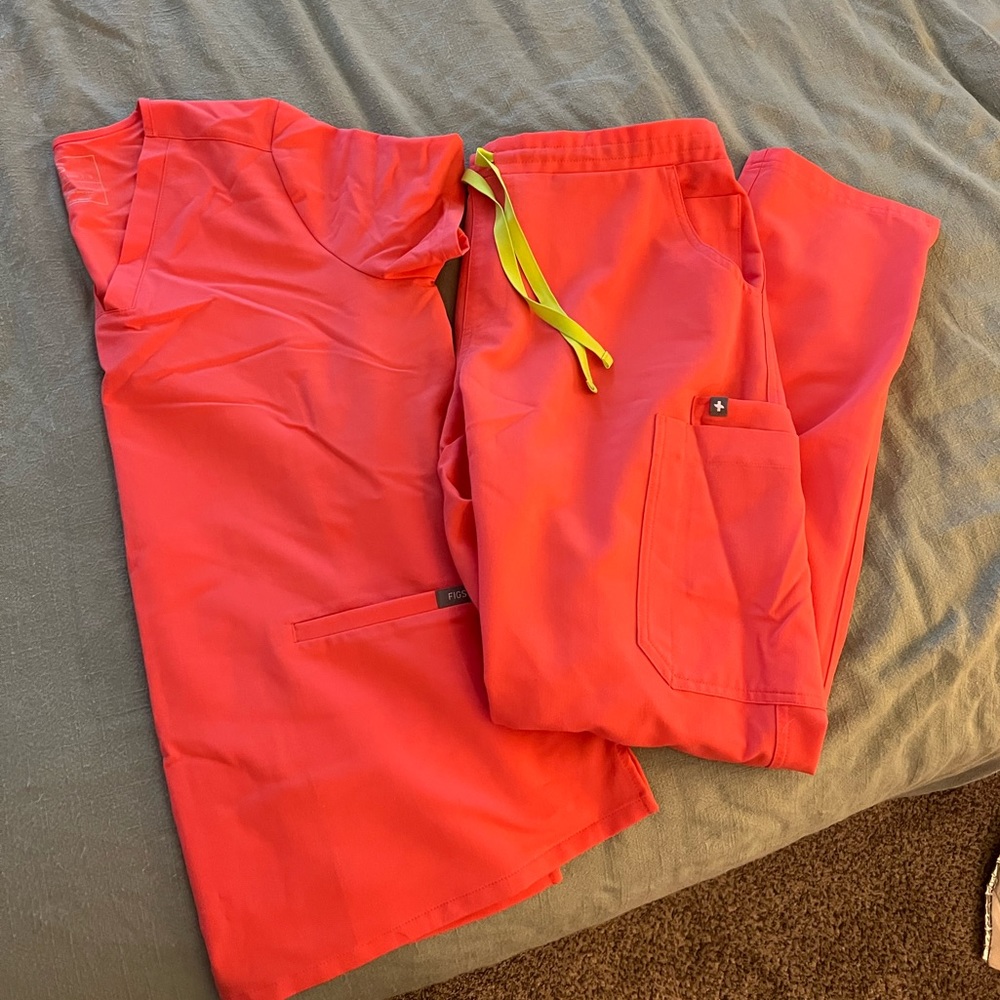Figs scrubs SET !! Hot coral color. Small top, medium bottom
